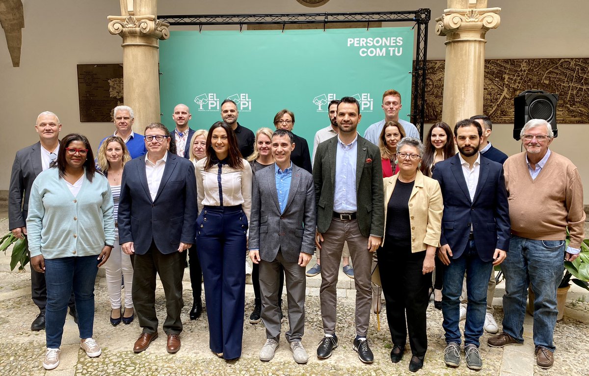 ElPi_IB's tweet photo. 🟢 Carles Cabrera presenta la llista d’El Pi a l’Ajuntament de Palma.

🗣️ “Som els mallorquins que hem tornat per governar ca nostra”.

#PersonesComTu
#PersonasComoTu https://t.co/phMIS1mi9a