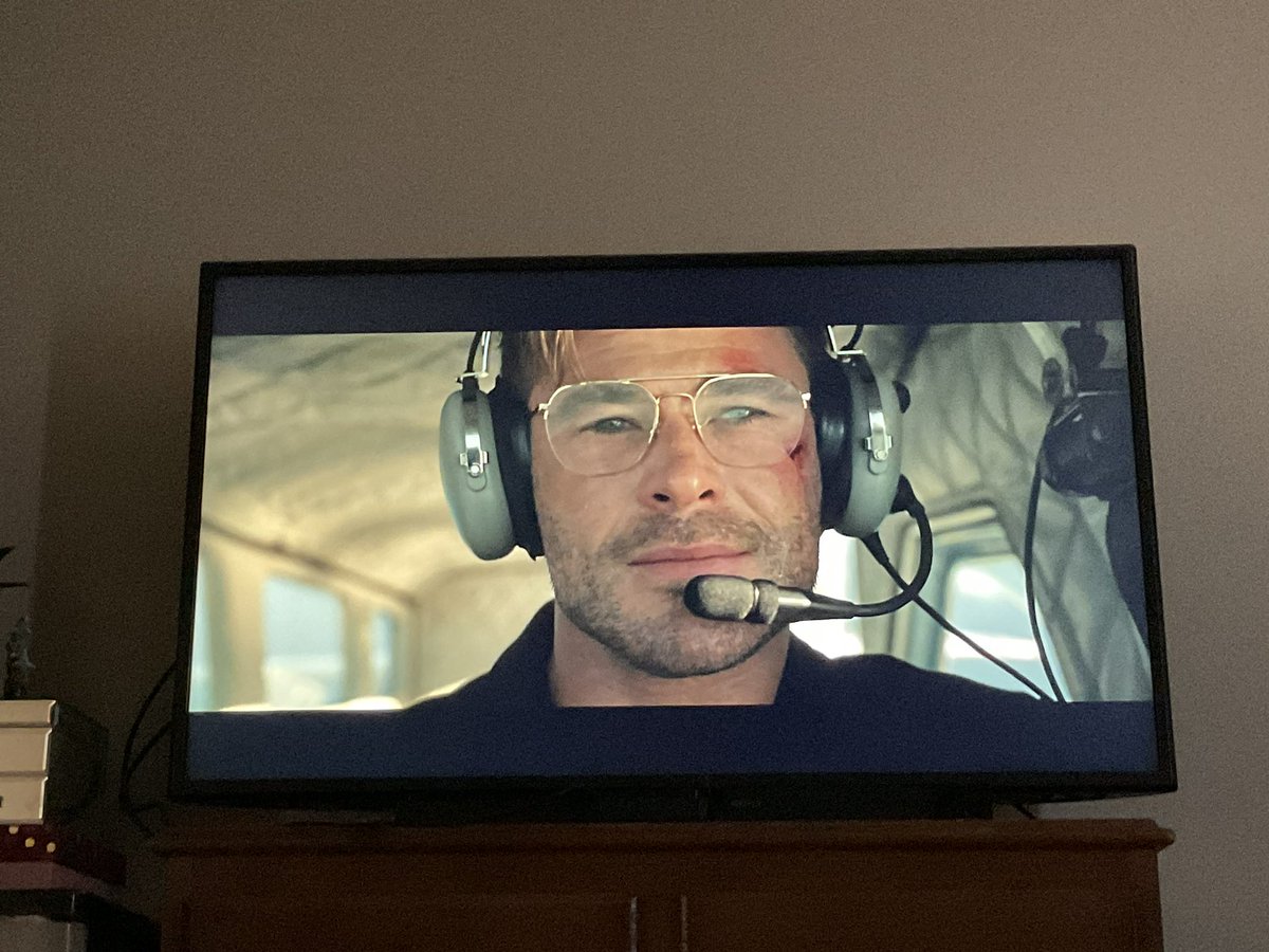 AnneMar70095965's tweet photo. Phew….so glad that the control thing isn’t a thing….wow! Great movie though w/ @chrishemsworth @jurneesmollett & @Miles_Teller you were all fantastic #Spiderhead #dripon 💉💧 https://t.co/zHanmExYQp