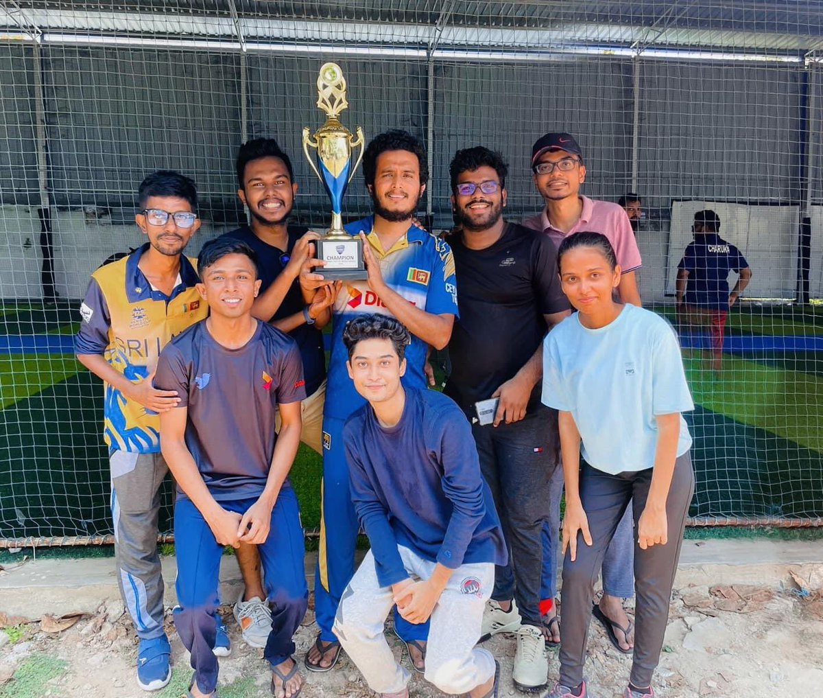 මධුවා✞ tweet media