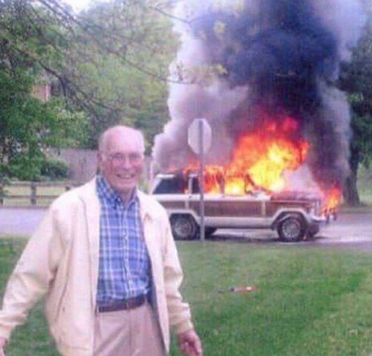 👴🚘🔥