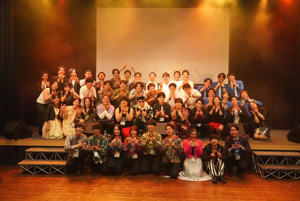 _/_/_/OZworld×Tuxedo Sam _/_/_/
          『Brand New World』

終演しました！！
先輩方に熱く温かいステージを作って頂き、最高の舞台でOZworld・Tuxedo Samは解散しました！

観てくださった、応援してくださった皆様、ありがとうございました🙌

是非 #オズタキ で感想をツイートしてください！