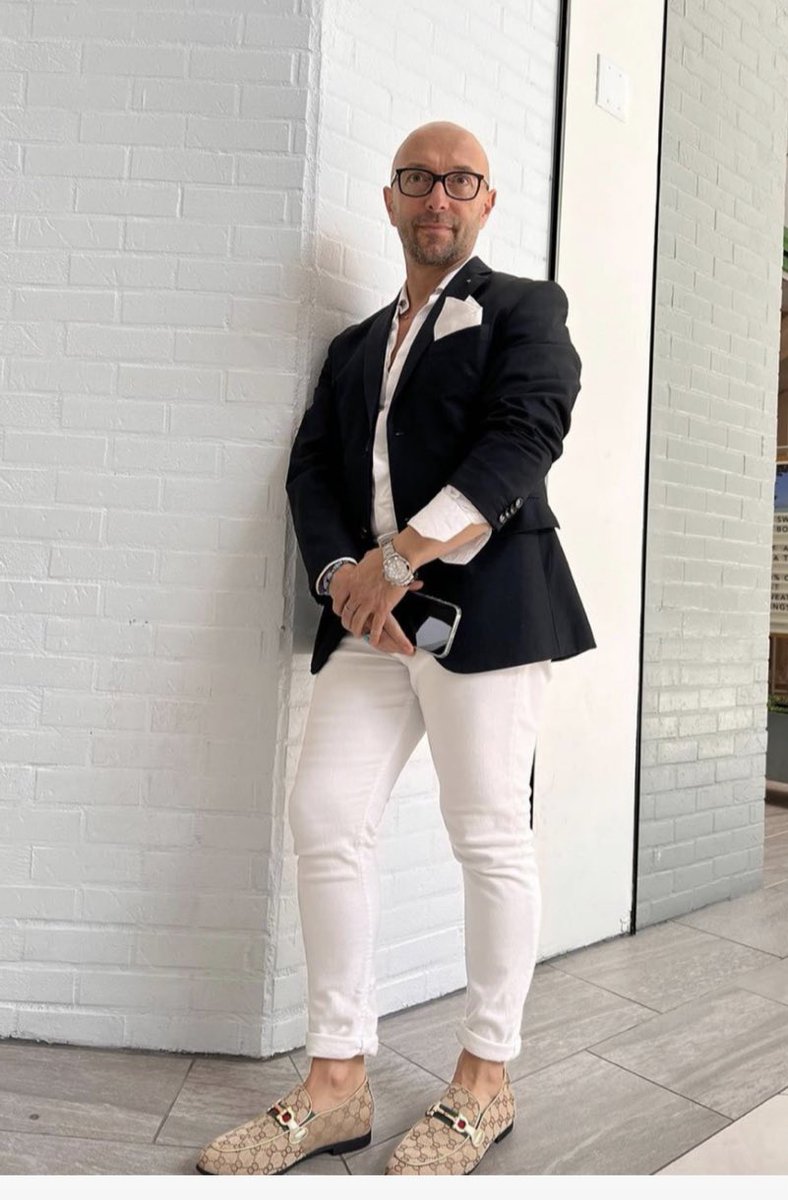 Do you know that if you think you have all the answers, it's only because you haven't made yourself all the questions... 🖊GC

#RealEstate #success #property #mindset #italy #millionaire #USA