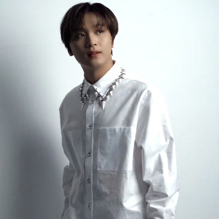 hoaecan's tweet photo. @ayctive @maraklee @Jaetmn @nctdoyouvg @Jetolee @yojimiwn @StoryOfDamVer Denver pun mulai berjalan perlahan memasuki altar. Netranya menangkap Saddam yang berdiri di ujung yang terlihat sangat gugup. Bibirnya melengkungkan senyuman seiring dengan langkahnya yang semakin mendekat. 

@ayctive https://t.co/WbBdSf5Lrf