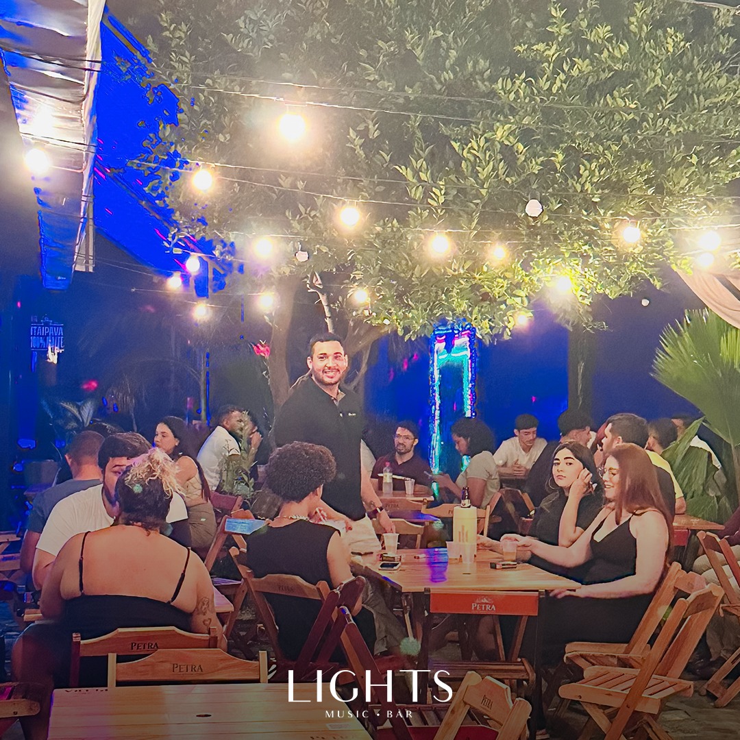 lightsmusicbar's tweet photo. Mais tarde tem Hotlights com muito funk, pop e latinidades. Os antecipados ainda estão ON em nossa bio, viu? Corre e garante o teu! #VemPraLights
⭐ Cobertura: @themisramos
#sejalivre #sejavocê #sejaluz #hotlights #lightsmusicbar #teresina #piaui #bar https://t.co/aLVUThVQl4