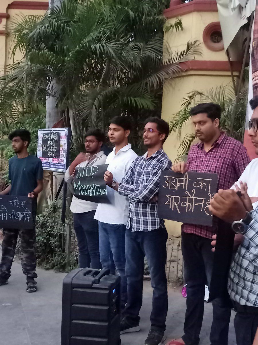 AsmitYa10's tweet photo. अडानी का जिगरी कौन है
मेरे देश की संसद मौन है।
@SanjayAzadSln
@ravishndtv
#AdaniScam
#ModiAdaniBhaiBhai
#StudentsAgainstModiGovt https://t.co/hLb3MUqwHR