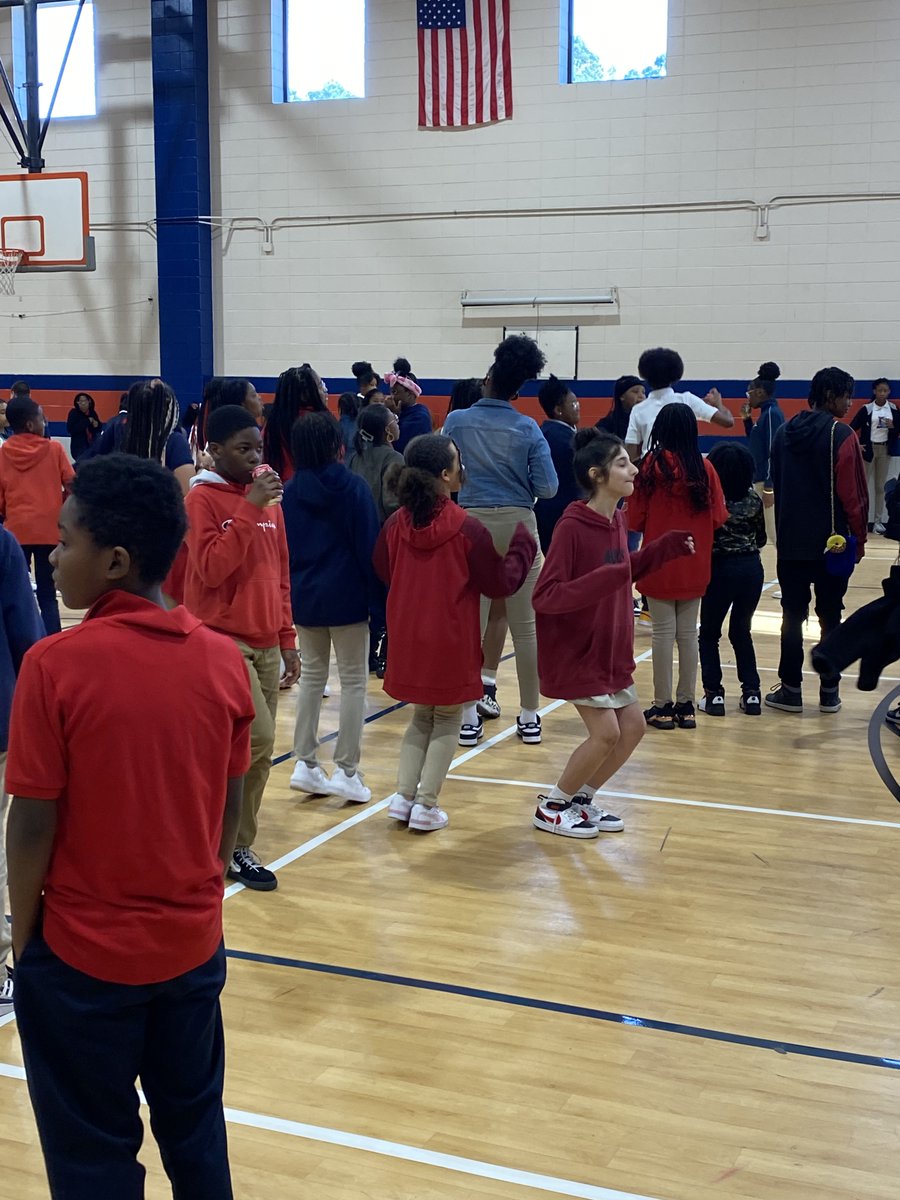 LFMSPatriots's tweet image. Fun at the PBIS Rewards Dance for a great Friday! Dancing and spending those PBIS Bucks! @DrTorriJackson @DRDEB_LCSS @LibertyCoSchool