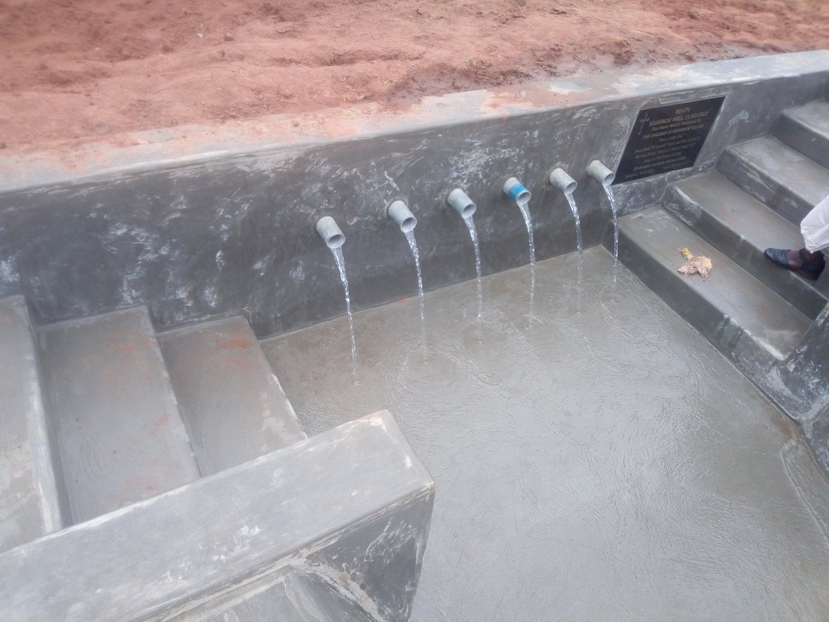 UGCommonwealth's tweet photo. #UWEWK23 as the week comes to the close children of #Kadebede in Mbale city will have clean and safe drinking water. The project funded by Ramon &amp; Bob, Texas Midland, USA took 10 days to complete 6th-15th March 2023 supervised by @NamunsiU. @min_waterUg @UNICEFUganda @EUinUG https://t.co/BVLEFmZSQF