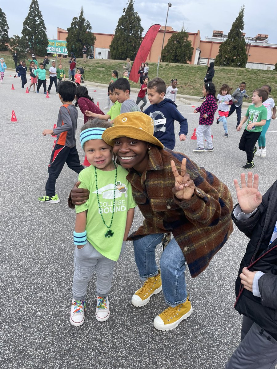 woodruff_randi's tweet photo. Yesterday was not only St.Patrickโs Day โ๏ธ but our @WakeForestCA FUN RUN! ๐โโ๏ธ what a great time by @choosebooster !! Thank you PARENTS for all the support! ๐บ โค๏ธ @nhaschools #WFCAwolves https://t.co/ec7znUCwDK