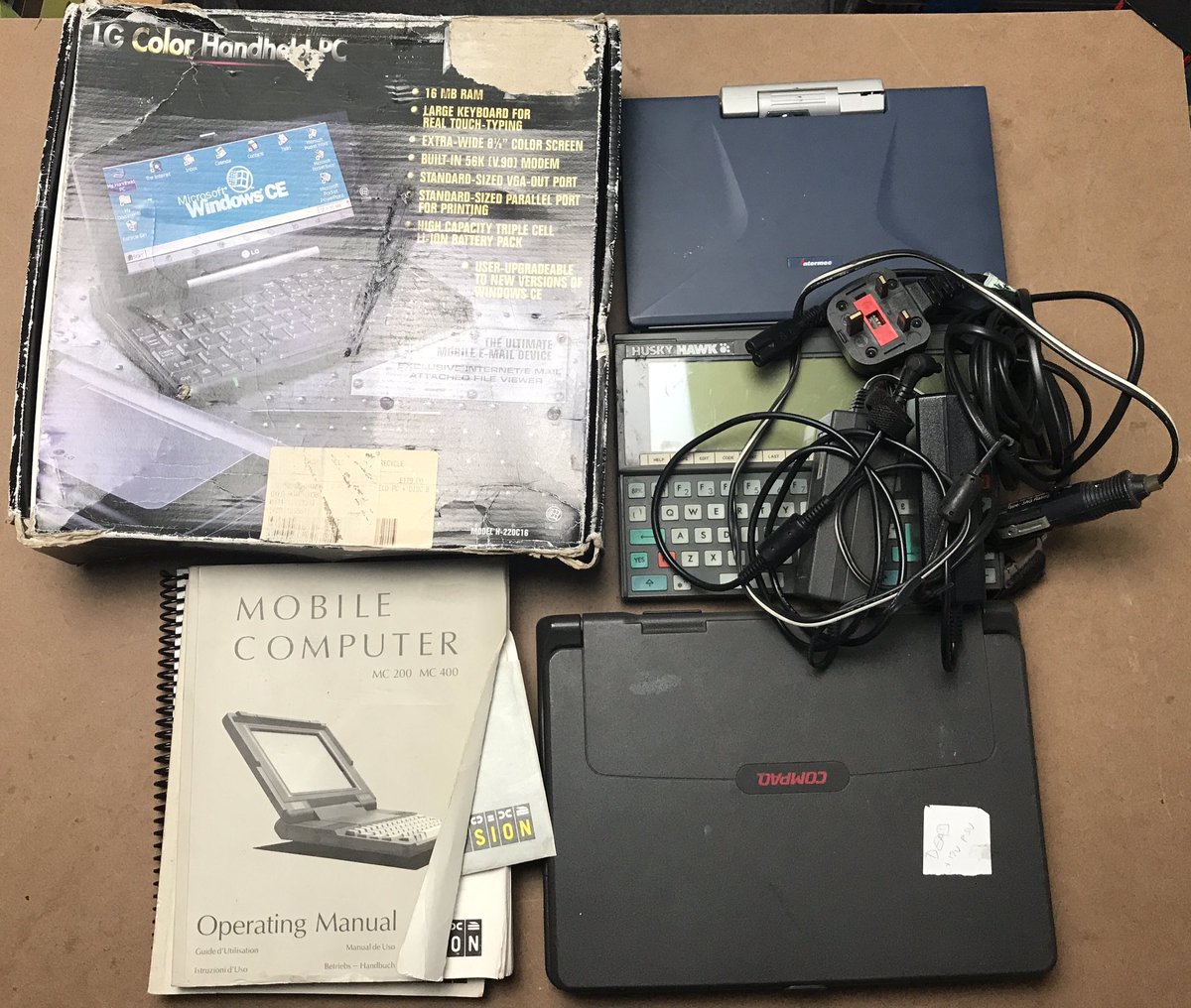 RetroComputingG's tweet image. This is what was in the box!  All sold as a job lot of broken or not working computers. #HuskyHawk #WindowsCE #Intermec #Compaq #CompaqAero #RetroComputing