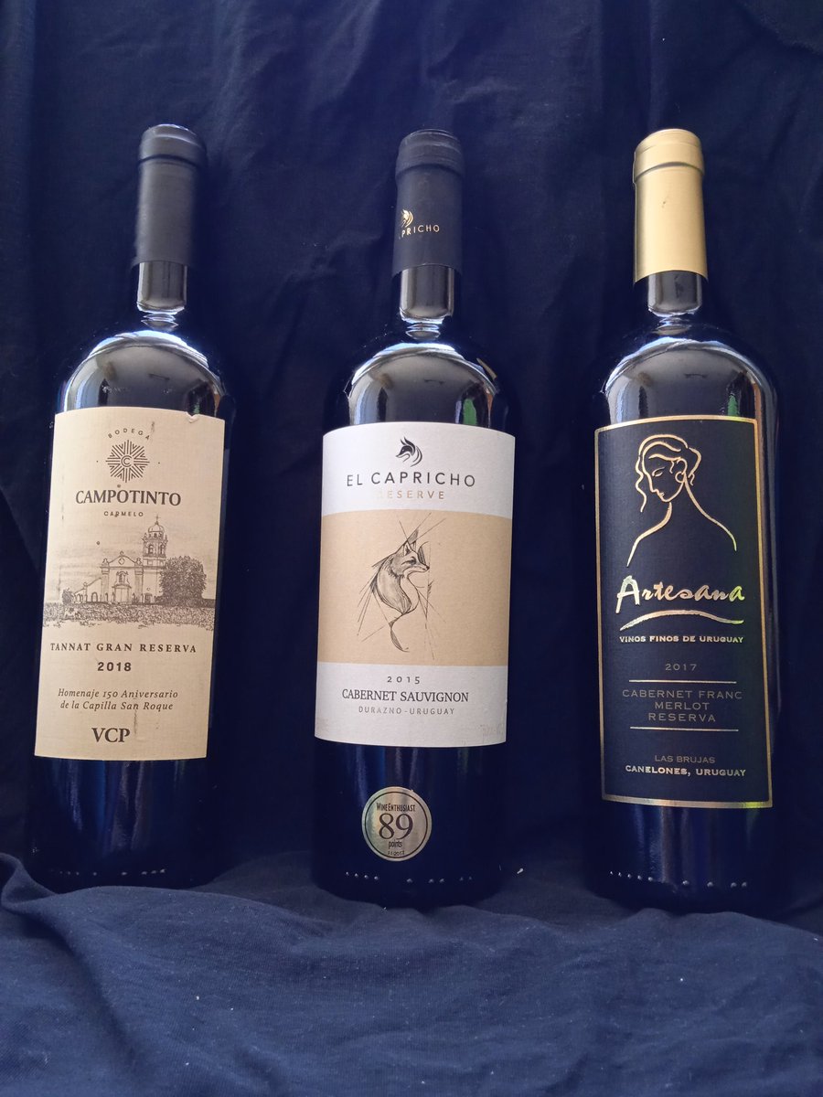 Hoy <a href="/LaCataEnTuCasa/">LacataEntuCasa</a> estará con sus vinos en un casamiento. Los novios competirán para detectar que vinos se degustaran.

Elegimos estos tres, que tienen un origen territorial distinto: Canelones, Colonia y Durazno.