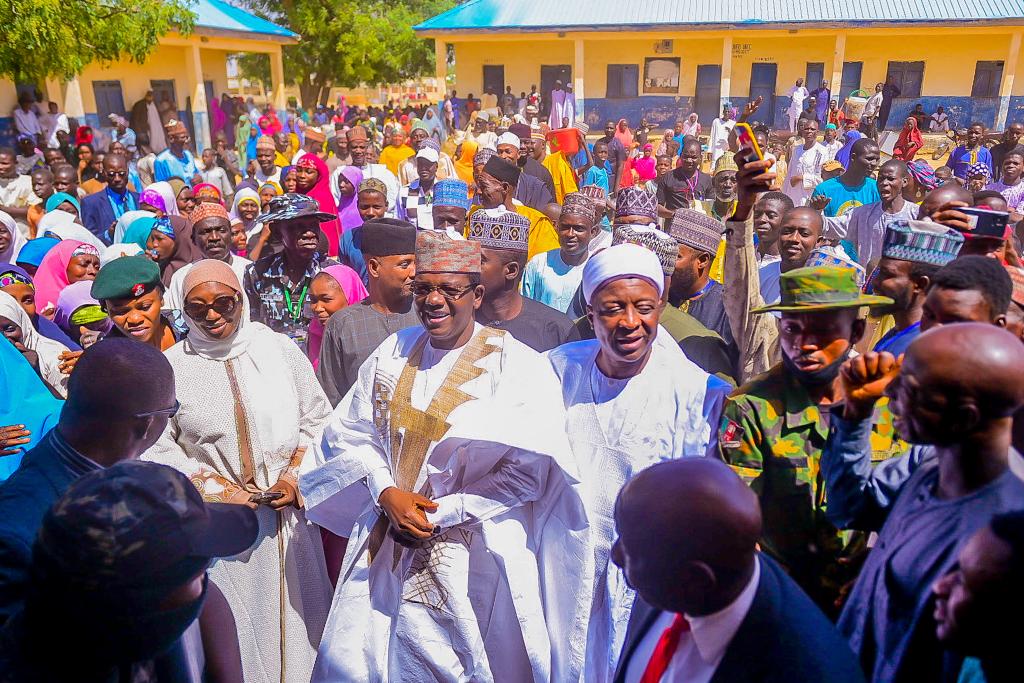AbdulwaliTahir's tweet photo. Governor Matawalle observed his civic responsibility where he cast his vote in his polling unit of Kanwuri at his hometown of Maradun. 

Victory is for Matawalle and the APC In Shaa Allah. https://t.co/60b271htV8