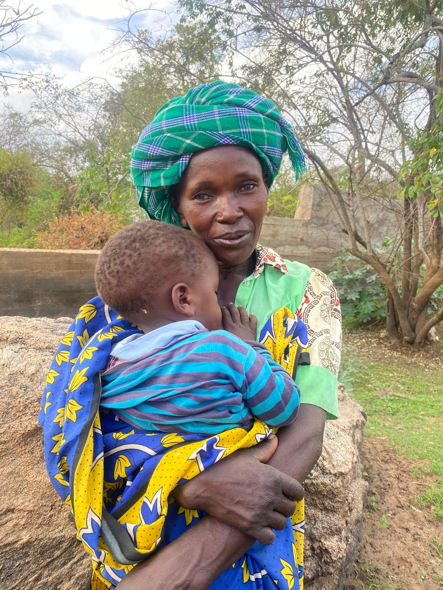 The water crisis more greatly impacts women and children. They spend a collective 200 million hours a day collecting water.

This can be stopped by giving communities access to water and giving women time to focus on lifting themselves out of poverty! #WorldWaterDay #WomensRights