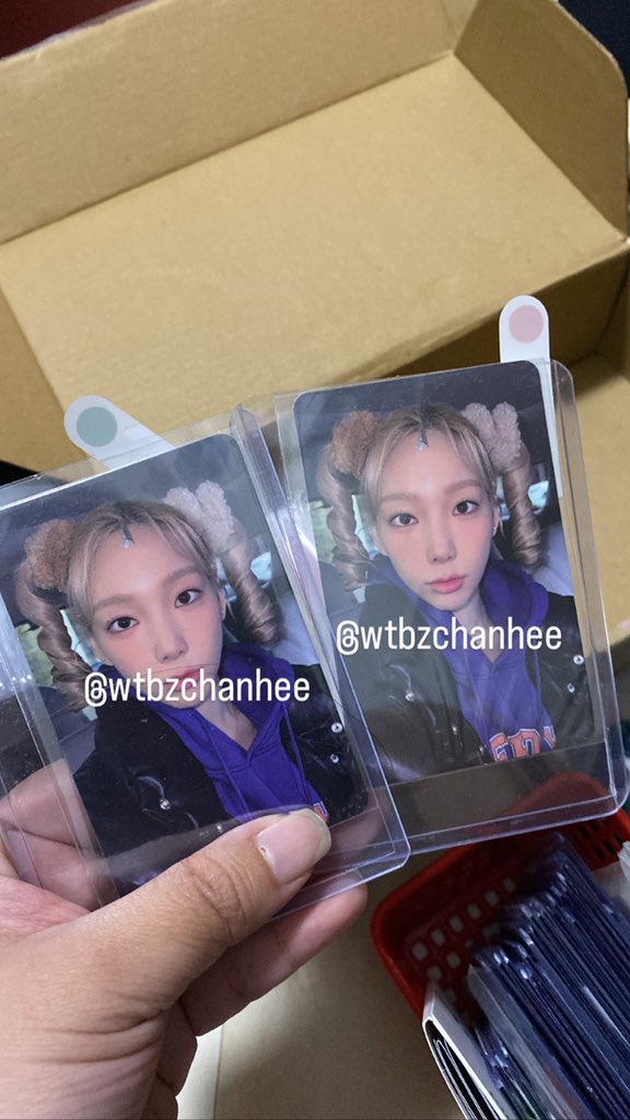 wtbzchanhee's tweet photo. Hello! Any ph sone interested in buying this? 

#wts #lfb https://t.co/uvSfiWsFzd