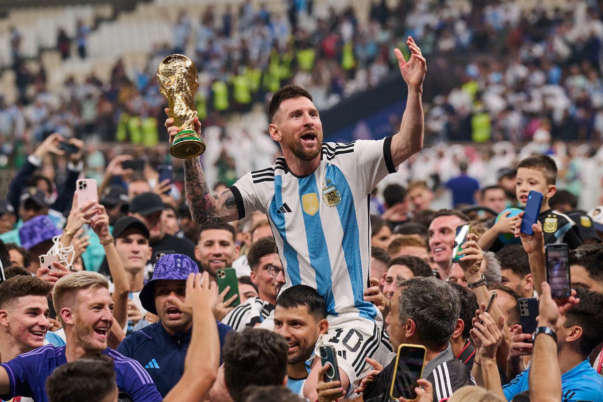 Tres meses! 🇦🇷🏆🏆🏆
#SeleccionArgentina #ArgentinaVsFrance #Argentina #Qatar2022 #Messi