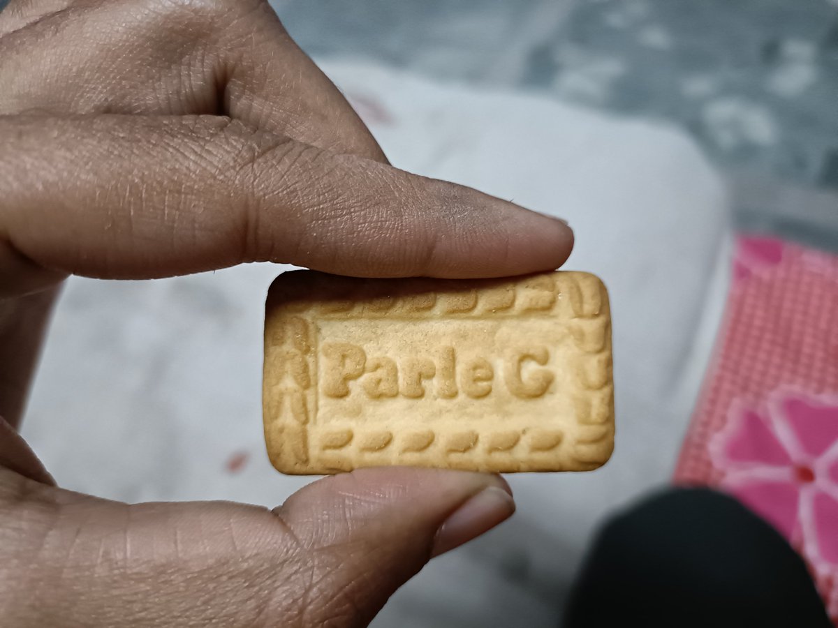 mktechnicalyt's tweet image. ParleG biscuit even smaller. Ab to ParleG biscuit ko hi glucose ki jarurat hai 😂 #parleg #biscuit #Parle