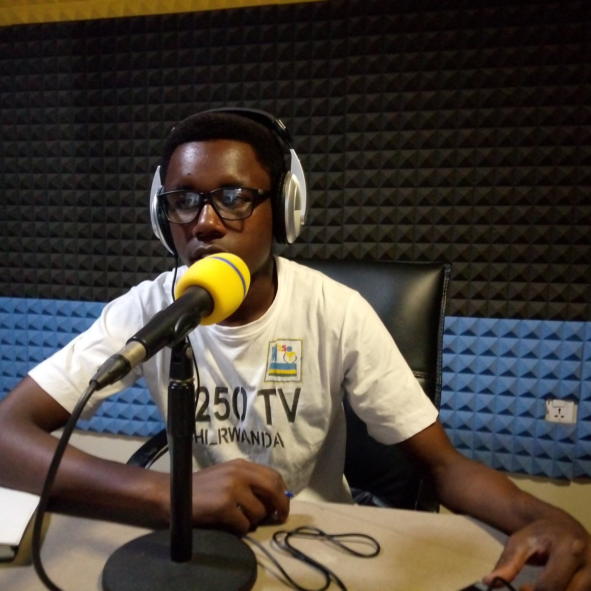 M250TVFilms's tweet photo. #HiRwanda🇷🇼☕
With @build2heal today, on #liferadio96fm we've had a Fruitful #mbahafi_radiotalk . Our concern was #AvoidantPersonalityDisorder Which is
A disorder characterised by social discomfort and avoidance of interpersonal contact.
#nturiwenyine #M250Group https://t.co/rKd1uBLpDZ