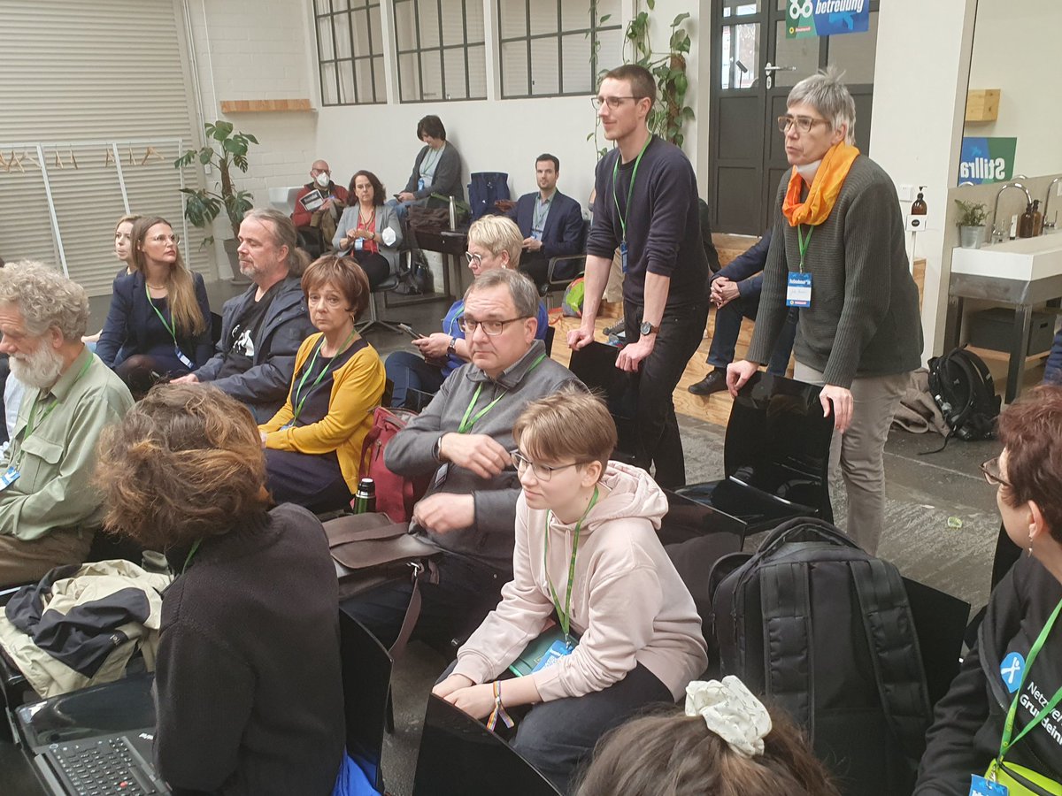 meerblau2's tweet photo. #Grüner Europakongress der BAGen mit Projekt #12 "Landwirtschaft entgiften, Artenvielfalt sichern" mit @JuttaPaulusRLP @MartinHaeusling @JN_Gesenhues @Die_Gruenen  fordern die konsequente Anwendung des Vorsorgeprinzips und die differenzierte Betrachtung der zugelassen #Pestizide https://t.co/ZAQHPm8sA5