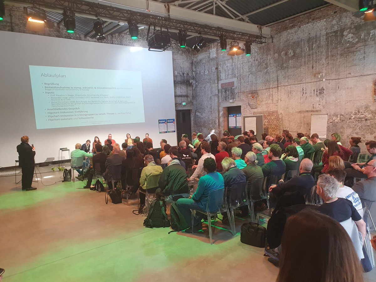 meerblau2's tweet photo. #Grüner Europakongress der BAGen mit Projekt #12 "Landwirtschaft entgiften, Artenvielfalt sichern" mit @JuttaPaulusRLP @MartinHaeusling @JN_Gesenhues @Die_Gruenen  fordern die konsequente Anwendung des Vorsorgeprinzips und die differenzierte Betrachtung der zugelassen #Pestizide https://t.co/ZAQHPm8sA5