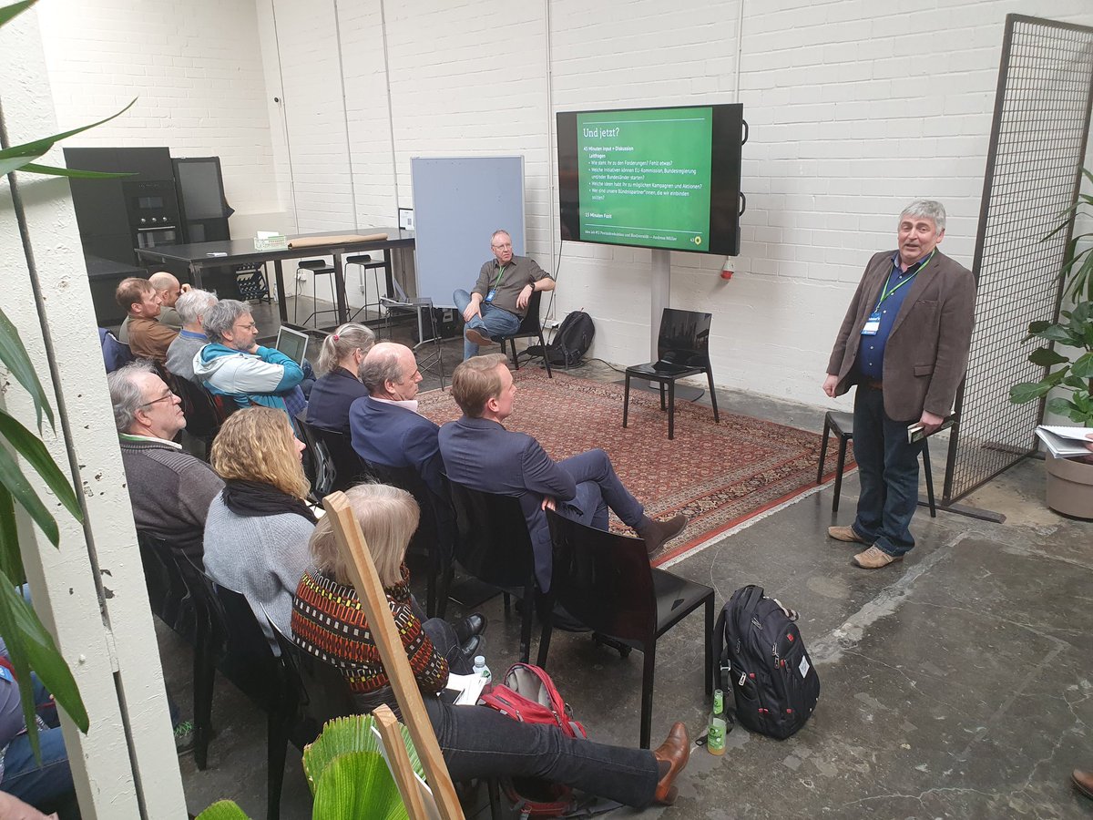 meerblau2's tweet photo. #Grüner Europakongress der BAGen mit Projekt #12 "Landwirtschaft entgiften, Artenvielfalt sichern" mit @JuttaPaulusRLP @MartinHaeusling @JN_Gesenhues @Die_Gruenen  fordern die konsequente Anwendung des Vorsorgeprinzips und die differenzierte Betrachtung der zugelassen #Pestizide https://t.co/ZAQHPm8sA5