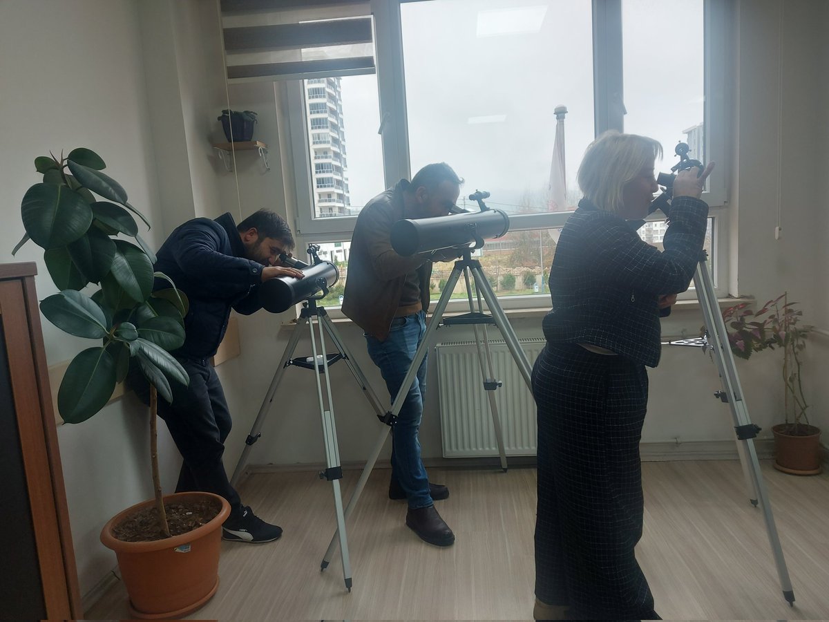 Teleskoplarımızın kurulumuna başladık. Astronomi havacılık uzay atölyemizi şekillendiriyoruz, açılışımıza az kaldı.
<a href="/TC_giresun/">T.C. Giresun Valiliği</a>
<a href="/ertugrultosunog/">Ertuğrul TOSUNOĞLU</a> 
<a href="/giresunilmem/">Giresun İl Milli Eğitim Müdürlüğü</a> 
<a href="/atakankochan/">atakan koçhan</a>