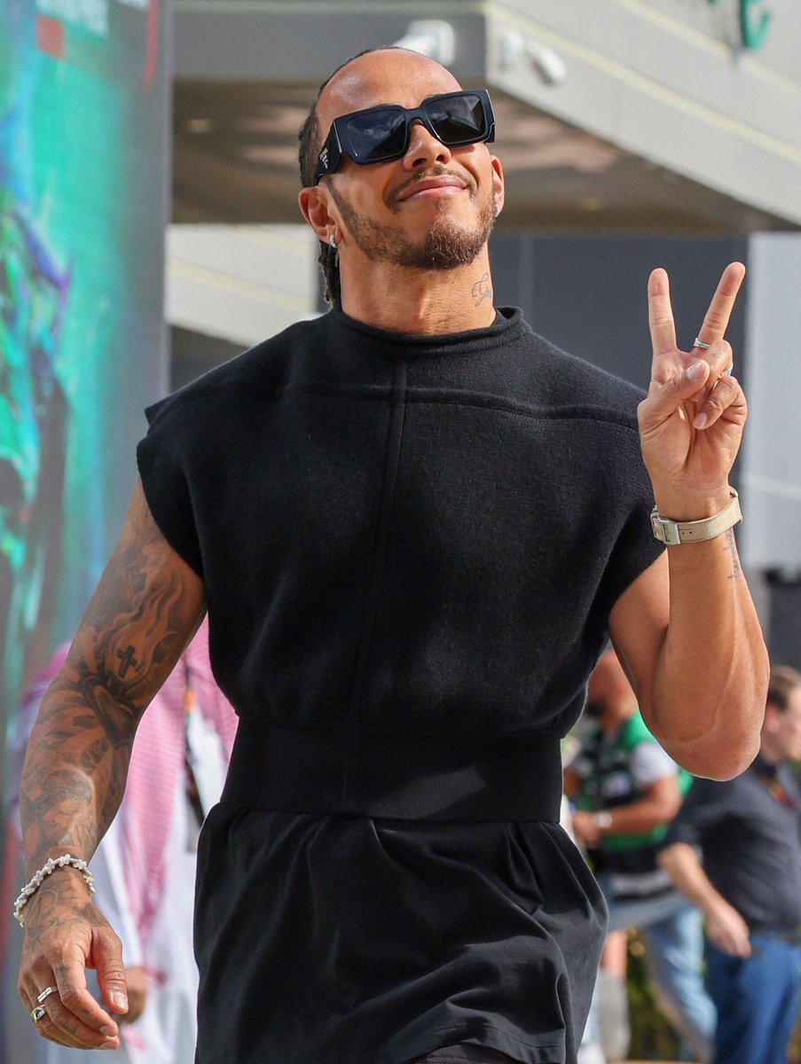 Lewis Hamilton pictures that will make you smile (@smilinglewis44) on Twitter photo 