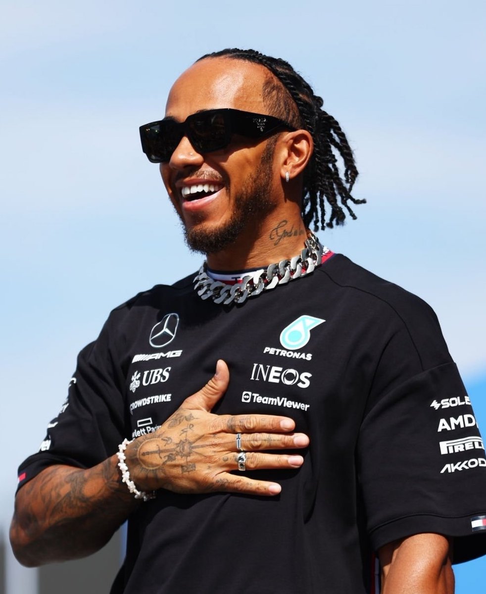 Lewis Hamilton pictures that will make you smile (@smilinglewis44) on Twitter photo 