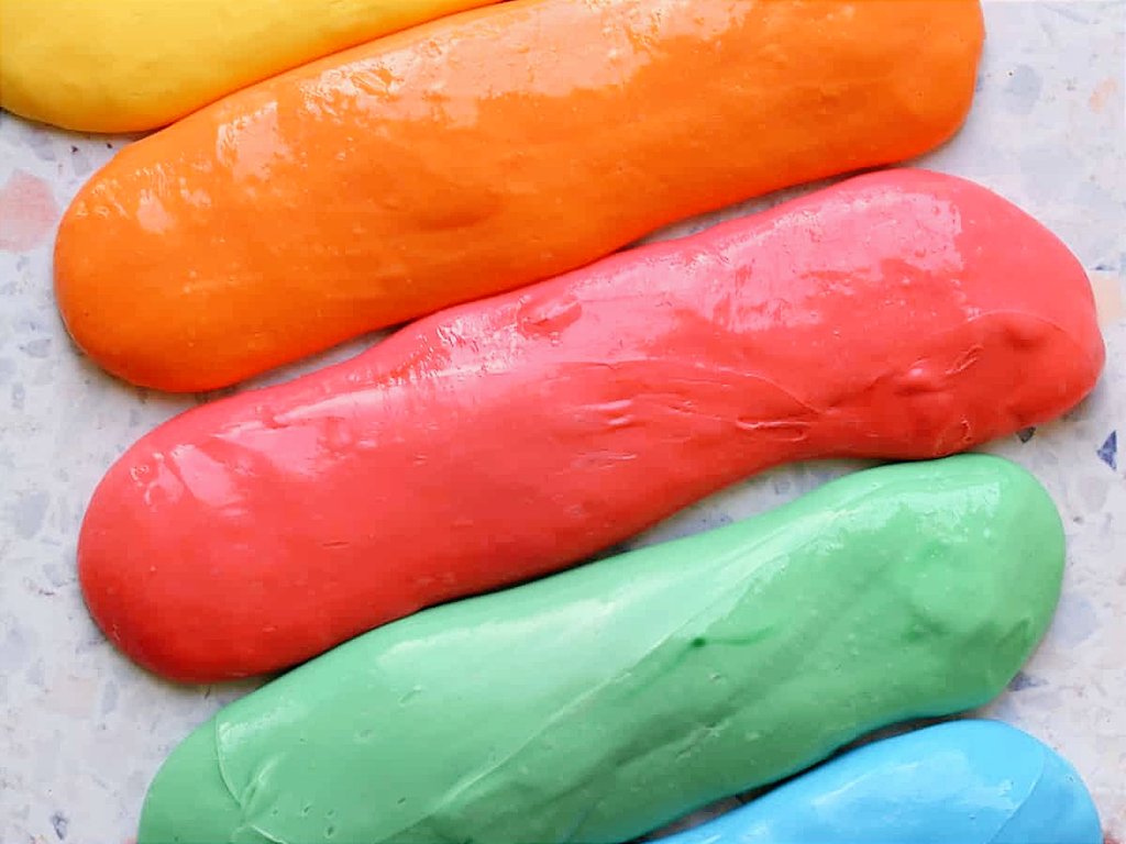 bibliotequesgr's tweet photo. Making slime is an easy project. It’s perfect as a science experiment for kids.
#MagicScience amb Inorbis. ♥️
@GRN_cultura @bibliotequesXBM https://t.co/rNK99d8Wq5