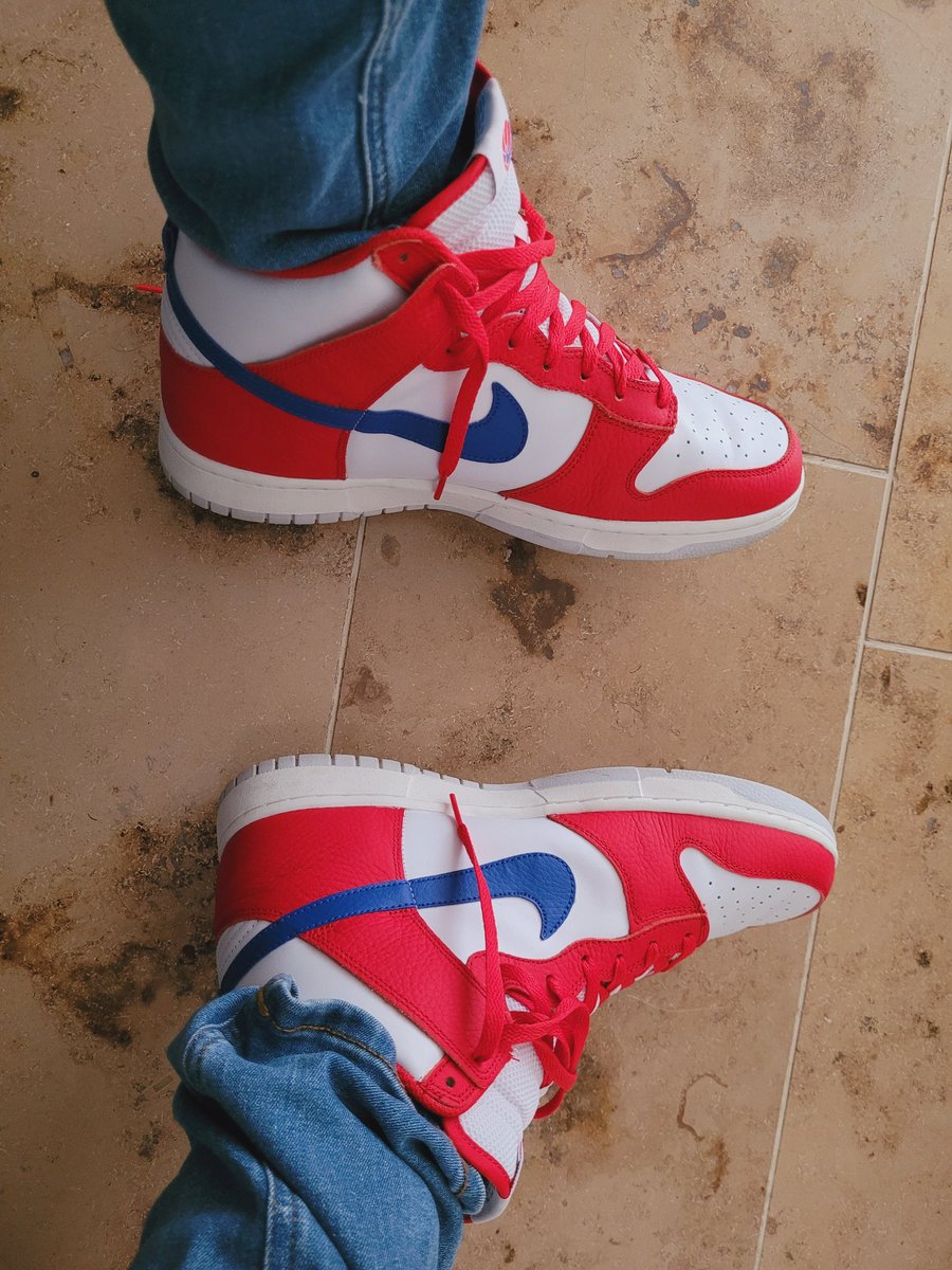 ForecastSneaker's tweet photo. When it's damp, but not raining sideways, and there's even a tease of brighter weather...go old skool @nike #Dunk . But still keep 'em clean, for cryin' out loud! #Sneakers #nike #sneakerhead #nikedunk https://t.co/668Ry56AXY