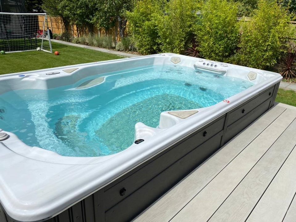 HydropoolD's tweet image. Our ex-display 13' Swim Spa is also available at just £19.495! Available for immediate delivery, you can have your Swim Spa installed in time for Spring! 💐🐰

hydropooldorset.co.uk/ex-display-13f…