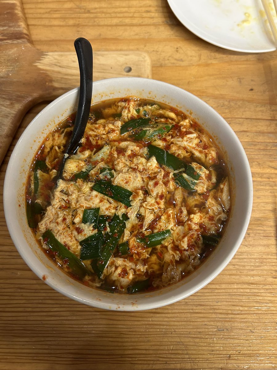 今日のお昼は道の駅えびのの向かいにあある食堂で海鮮丼並を食べました😋
魚が美味しかったです。
夜は日南市の油津駅近くの商店街でマルゲリータと辛麺、明太子オムレツを親と分けて食べました😋
美味しかったです。
あとマンゴージュースも美味しかったです。
#川野鮮魚店鮮味
#pizzabar&T