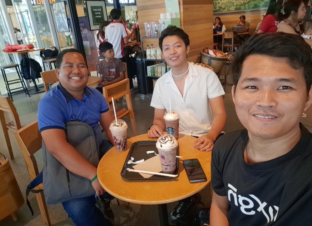 DJhau_'s tweet photo. Thank you @Social_ImpactV because of my salary us of your scholar i just treat my 2 Friends and i'm so happy because i know i made them happy 😊 💫

#jobtribes  #scholar #SIV https://t.co/QswtGd3oZy