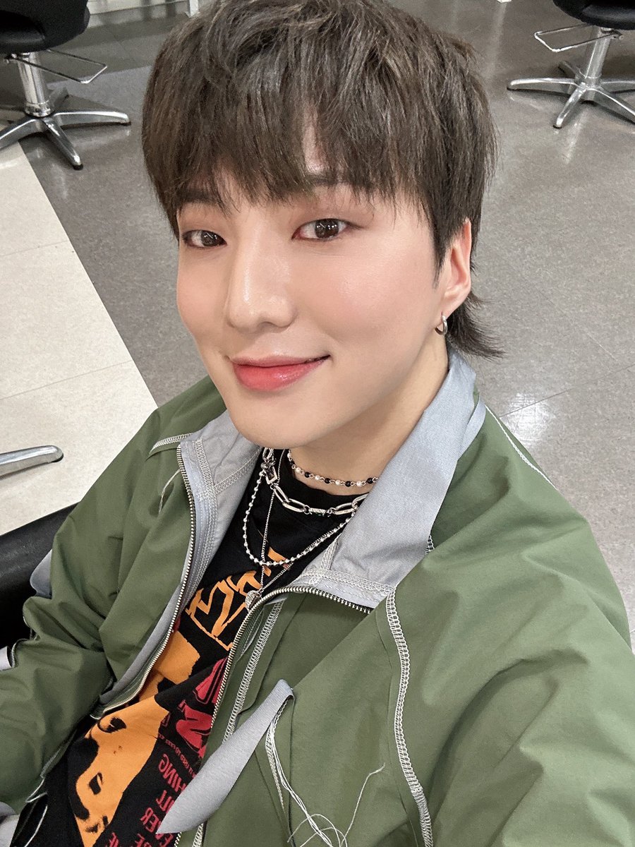 weloveseungyoon's tweet photo. [Weverse] 230318 Seungyoon's update: 행복합니다💙🙏🏻💙🦋

위너 강승윤 
#KANGSEUNGYOON #YOON #강승윤 @official_yoon_ https://t.co/AF9oEub7LZ