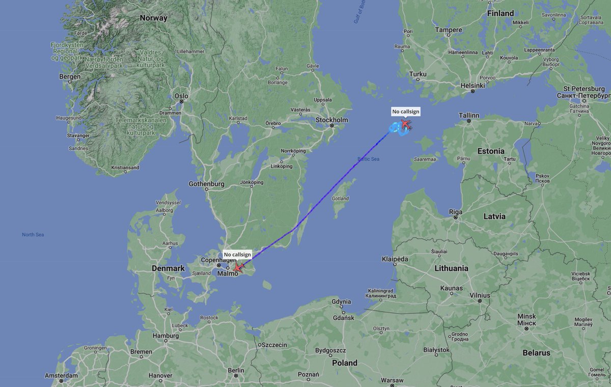 bizjetsofwar's tweet photo. U.S. Navy (🇺🇸) P-8 Poseidon orbiting above the Baltic Sea, just west of the Gulf of Finland. 

Another P-8 maritime patrol aircraft was orbiting above the same spot earlier today and is now heading southwest.

#AE6842 &amp; #AE684C https://t.co/85wl4LtTCQ