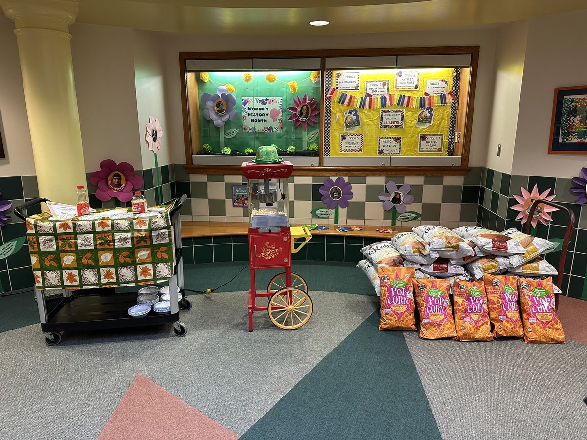 shana_valerio's tweet photo. When you accomplish your school wide WIG, you celebrate with a popcorn party and pajama day!! @AutumnLaneGCSD @GreeceCentral @mikejferris2 @TheLeaderinMe @GCSDsuper #engagedreader https://t.co/pYdBMKrJDZ