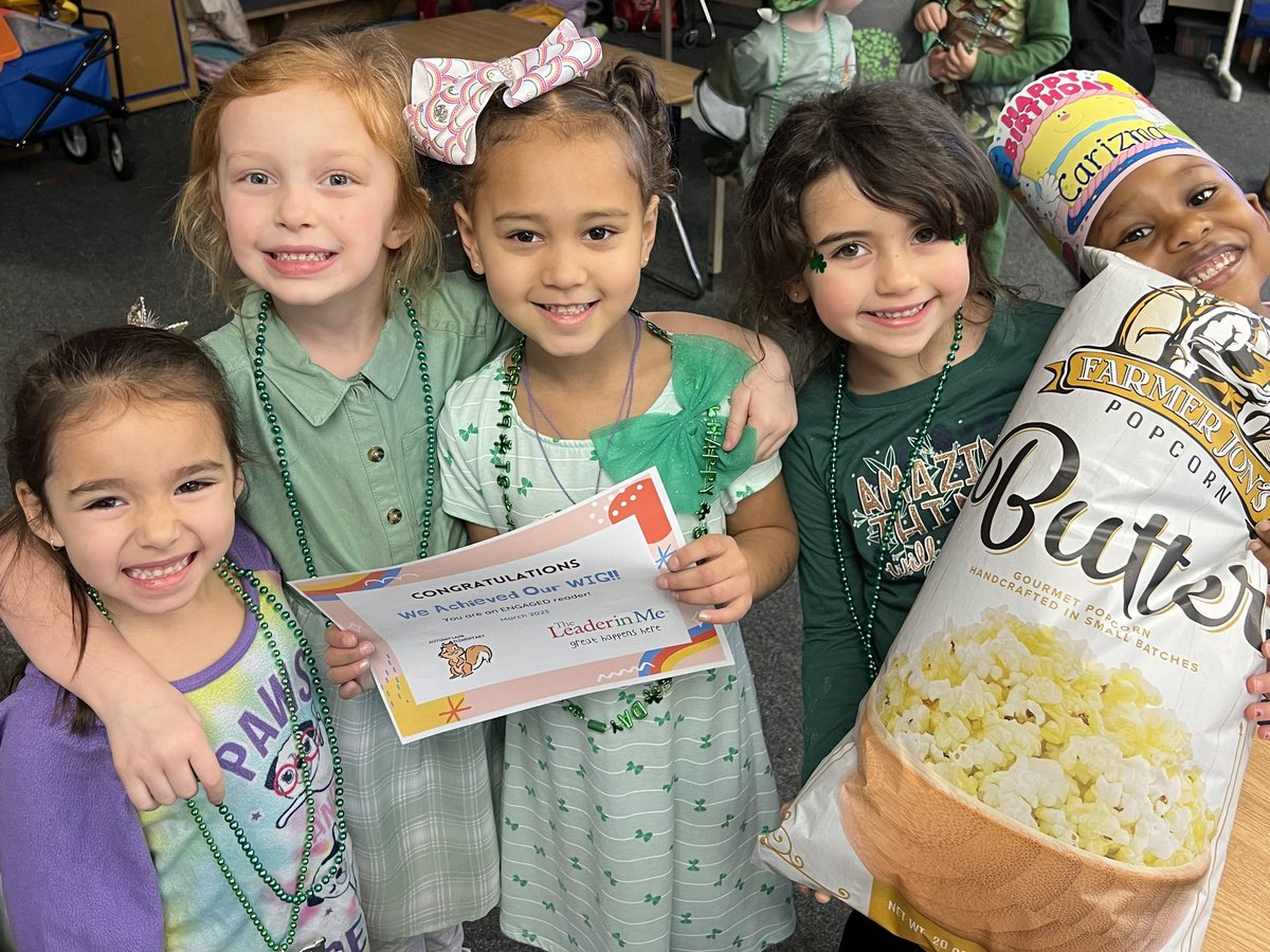 shana_valerio's tweet photo. When you accomplish your school wide WIG, you celebrate with a popcorn party and pajama day!! @AutumnLaneGCSD @GreeceCentral @mikejferris2 @TheLeaderinMe @GCSDsuper #engagedreader https://t.co/pYdBMKrJDZ