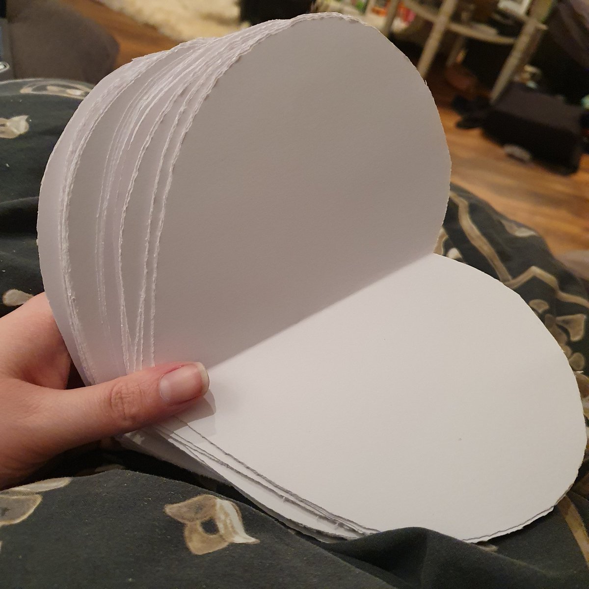 nctinberlin's tweet image. Cutting hearts is in process! We will try everything to make our project work... Also cutting all the hearts by hand💓

If you want to help us preparing check out the link in our bio! 

#NCTDREAM_THEDREAMSHOW2 #Rainbowproject #NCTDreaminBerlin #NCTDREAM #tds2 #tds2inBerlin