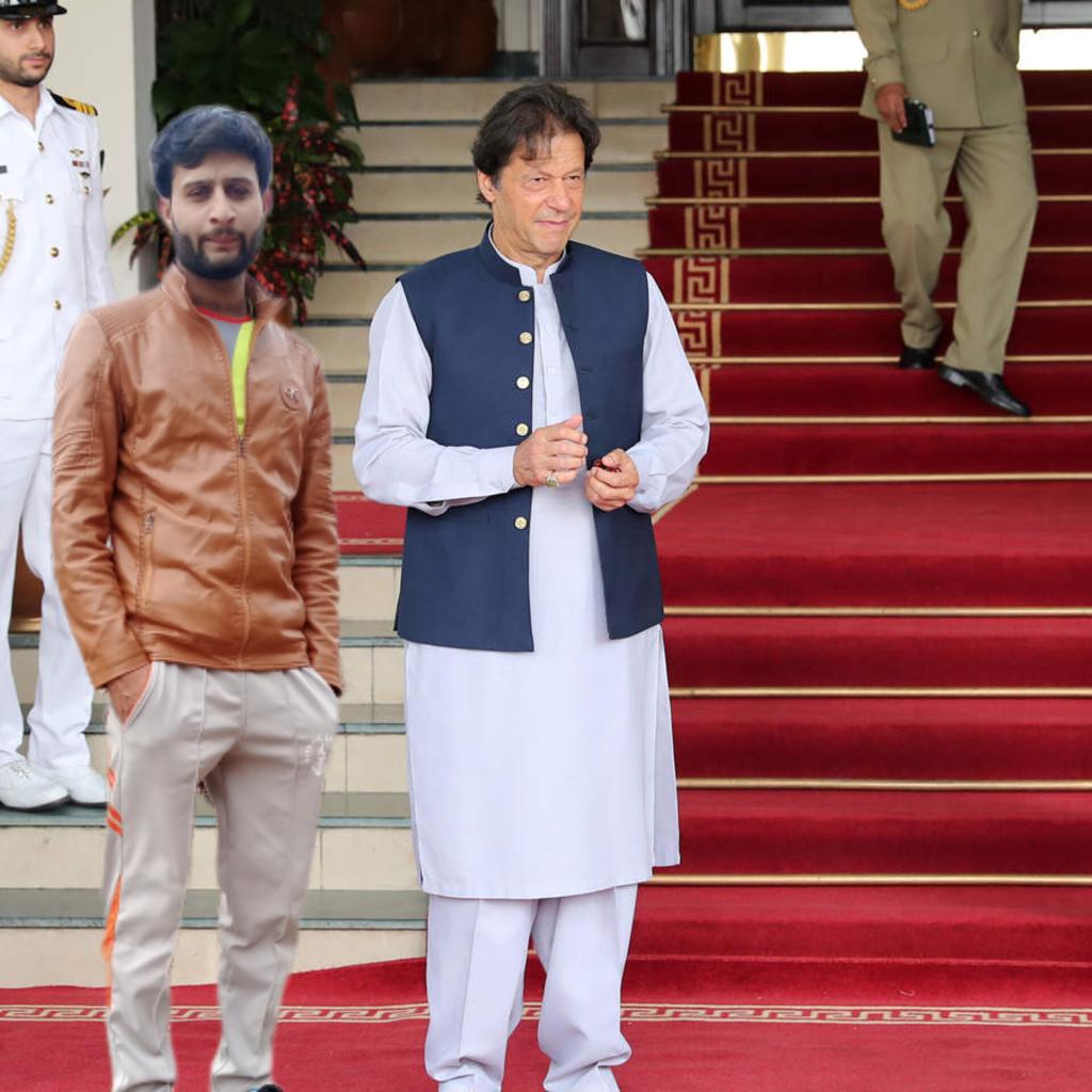 punjabi90484571's tweet image. Prime Minister Imran Khan 🙏😎
#ImranKhan #thinkyou