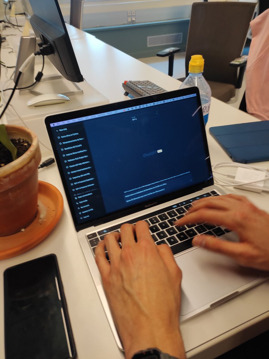 Repte, reseach, planificació, entrevistes, anàlisi, idees, agrupació, prototipatge i validació. Seguim innovant per millorar els serveis a Barcelona.Noves eines col·laboratives #ChapGTp  #barcelonaservicejam