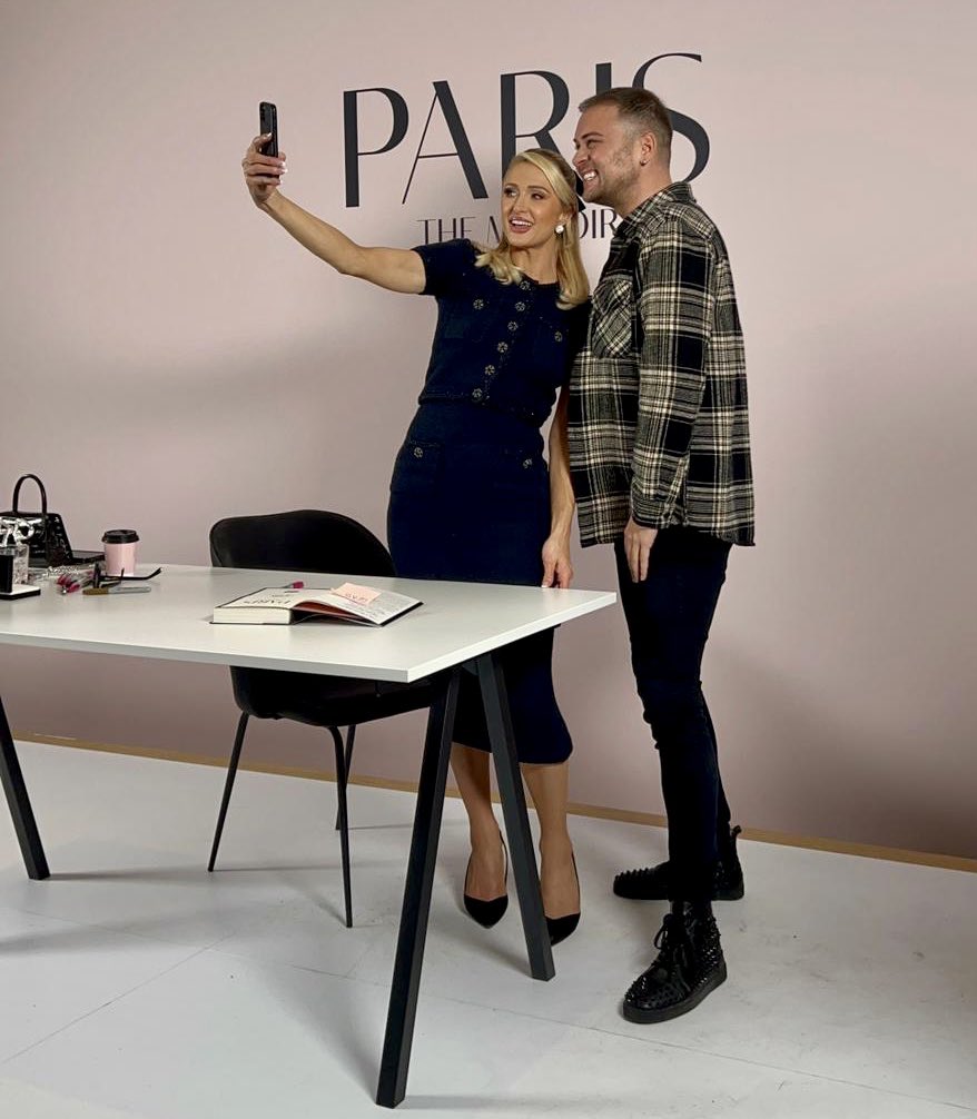 silly_billy101's tweet photo. 🎶 NOTHING IN THIS WORLD can sum up meeting you @parishilton 💕The most incredible experience which I will treasure forever. You are one in a million and thank you #OG #ParisTheMemoir #SillyandBilly #Sliving #LovesIt https://t.co/nFz1A4WFWU