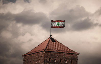 #السياسيين  #الأحزاب #بلبنان مش فارقة معن عايشين بقصور  مكرمين معززين مرتاحين ولادن ب اهم الجامعات العالمية و مصرياتن برا و  عندن كل شي بدن ياه متمسكين ب اجمل بلد و عم يتصرفو ع راسن ما حدا بحاسبن 
بدون ما يتحاسبو ع  السرقة
حاسبوا شعب  كامل … #لبنان #انتهى