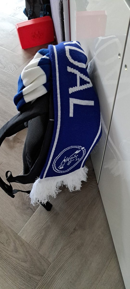 mkrommendijk's tweet photo. Klaar voor de kampioenswedstrij d van het eerste NKC'51 tegen Ritola in Zuidlaren.
@nkc51 #supportersbus #blauw https://t.co/UlYiymqTwn