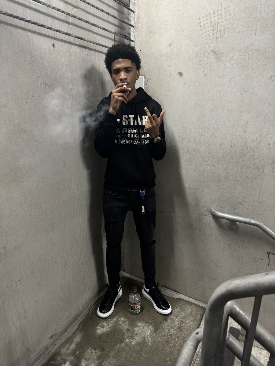 Twenty3Dre's tweet photo. We Stand On Business We Ain’t Standing On Nun Less💯 #BBA #FreeCuzz https://t.co/kK3aUaA8hB