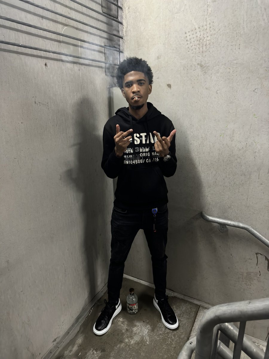 Twenty3Dre's tweet photo. We Stand On Business We Ain’t Standing On Nun Less💯 #BBA #FreeCuzz https://t.co/kK3aUaA8hB