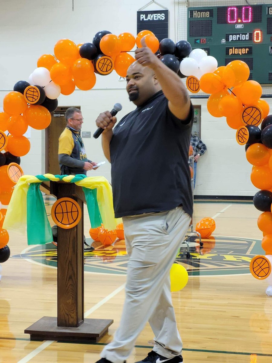 PrincipalHutton's tweet image. Some of Galesburg’s greatest motivators were at Lombard yesterday! It is March Madness and we are test ready! #joyfuleaders #zephyrpride
