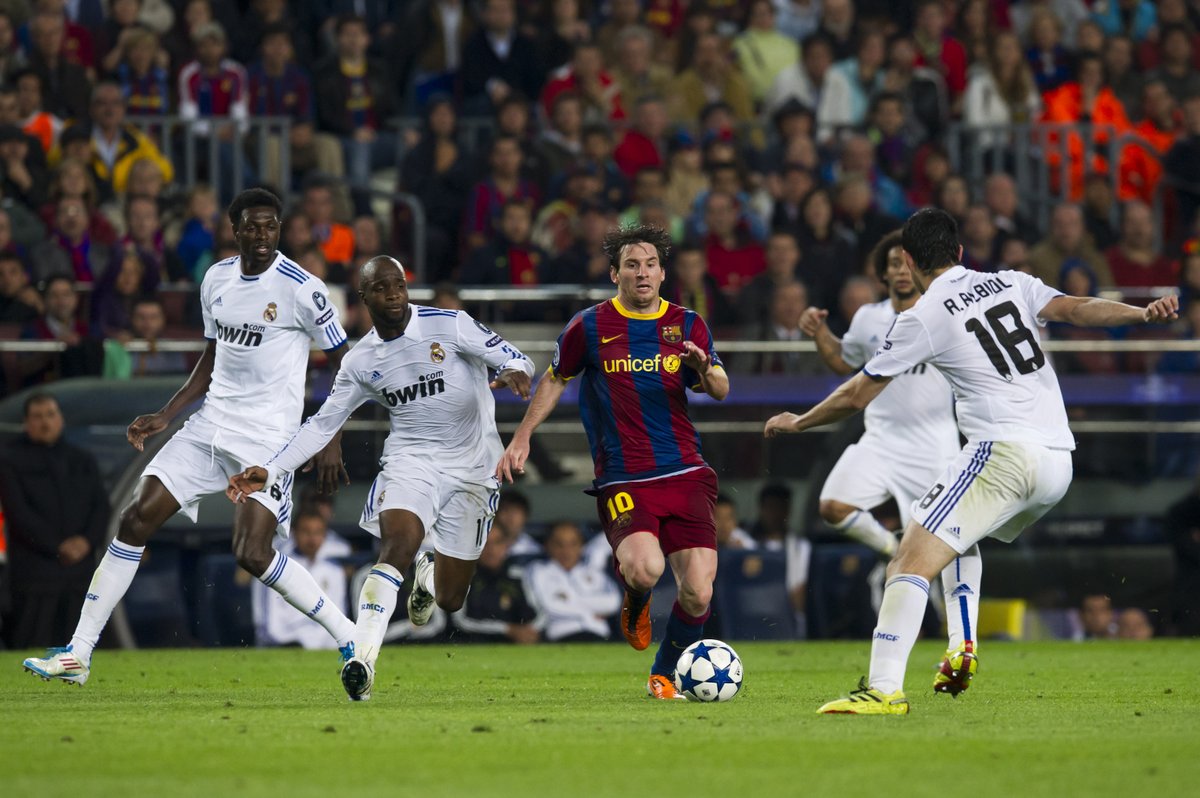 This #ElClásico pic of the 🐐 is 😍