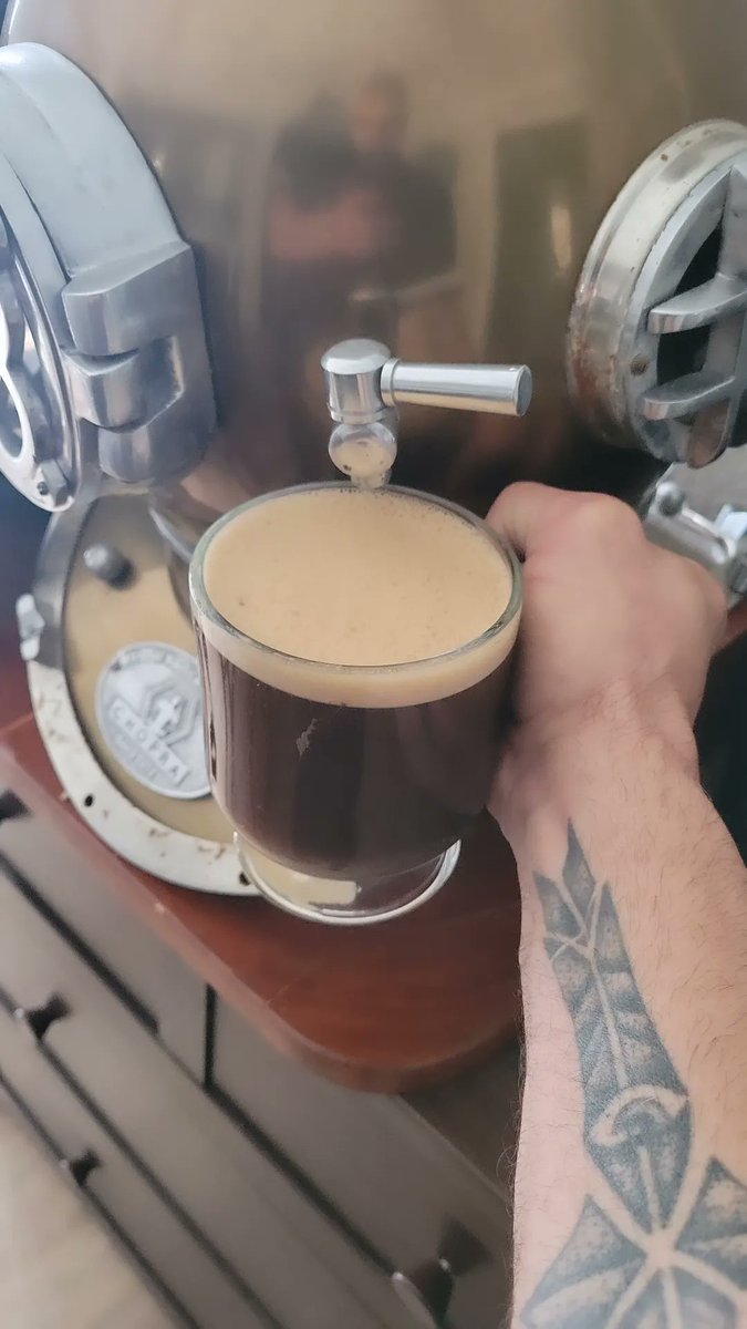 crespj21's tweet photo. Buen día 
Feliz sábado viejos y viejas 
#CoffeeJoffre 
#coffeeprotein 
#quevergatanperfecta https://t.co/mx1ejQMiQo