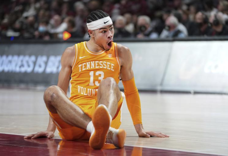 johnewing's tweet photo. Rick Barnes is 19-33 ATS in the NCAA Tournament, including 2-14 ATS in his last 16 tourney games.

@Vol_Hoops +3.5 vs. Duke https://t.co/yjsYLfqbVT