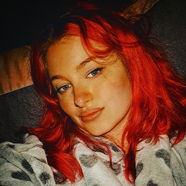 littlejlust's tweet photo. In need of some cuddles tonight xxx #cuddle  #cold  #sleepy  #CuteGirl  #pretty #lonley  #cheaky #fun  #share https://t.co/TeWS4pM2Qi