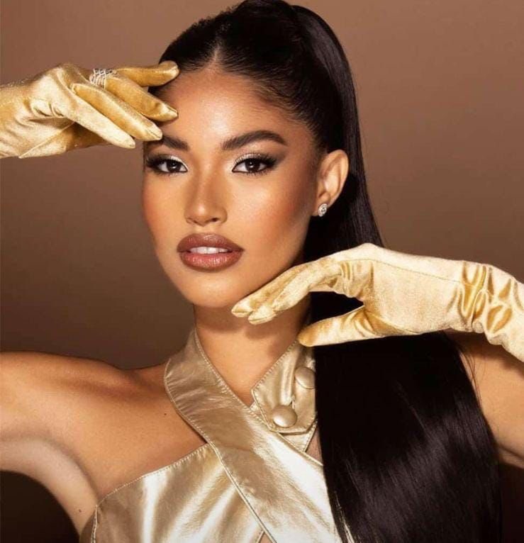 Habemus reina. Lía Victoria III, calle abajo LT