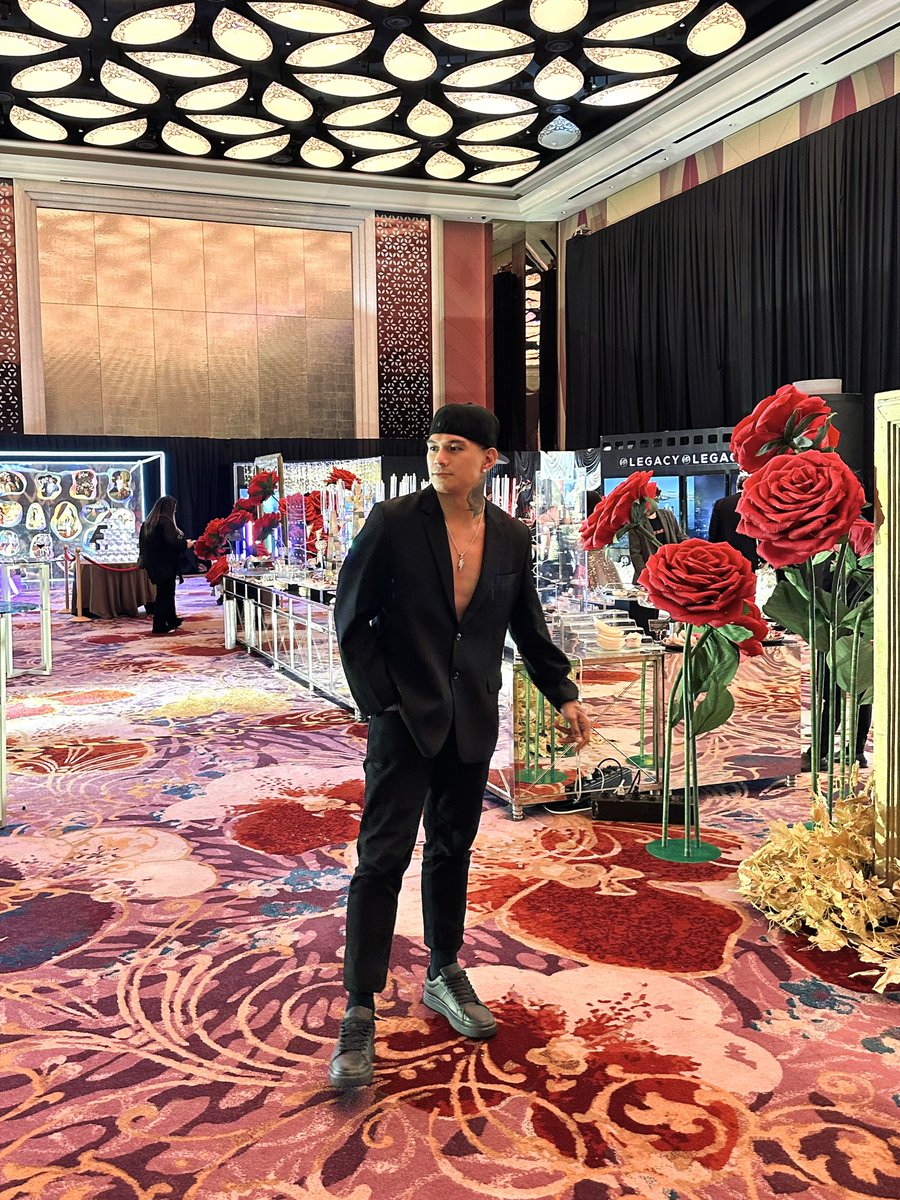 iamzeuscollins's tweet photo. #np17gala #niceprint17 ๐ชฉ https://t.co/hlYtiVFvd4